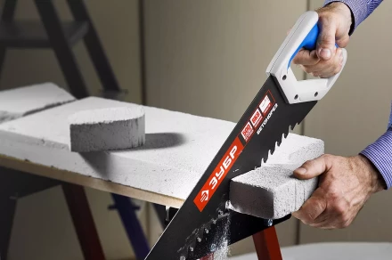 Ножовка по пенобетону (пила) ЗУБР БЕТОНОРЕЗ 700 мм, шаг 20 мм, 32 твердосплавных резца, твердосплавные напайки на каждом зубе, тефлоновое покрытие 15157-70 купить в Урае