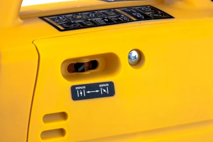 Генератор инверторный GT-2200iS, 2.2 кВт, 230 В, бак 4 л, закрытый корпус, ручной старт Denzel 94702 купить в Урае