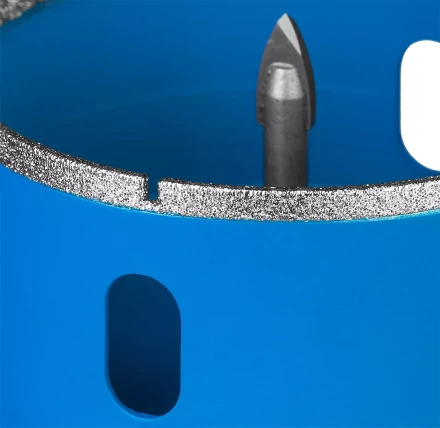 Коронка ЗУБР алмазная в сборе по кафелю, керамике с центрирующим сверлом и имбусовым ключом, зерно 60, 68мм 29850-68 купить в Урае