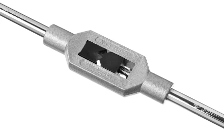 Метчикодержатель ЗУБР &quot;МАСТЕР&quot;, с регулируемыми вкладышами, №3 М5-М20 L-380мм 28131-3_z01 купить в Урае