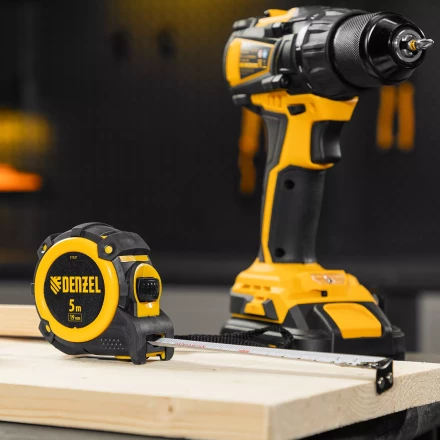 Рулетка Denzel 5м х 19мм, автоматич. фиксац., нейлон. покрытие, магнит. зацеп, двухстор. разметка, 31521 купить в Урае