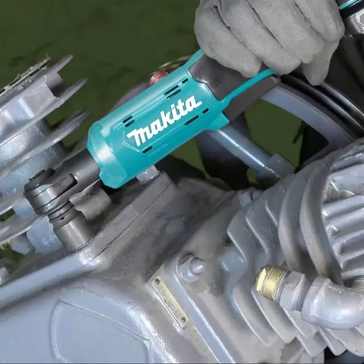 Аккумуляторный угловой гайковерт Makita WR100DZ (без АКБ и ЗУ) купить в Урае