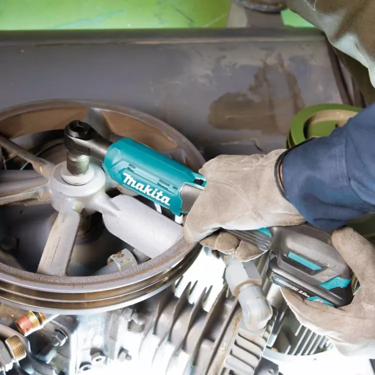 Аккумуляторный угловой гайковерт Makita WR100DZ (без АКБ и ЗУ) купить в Урае