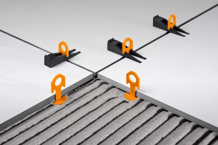 ЗУБР СВП, комплект: 1,7 мм, клин + зажим 250 + 250 шт, система выравнивания плитки (3385-H250) купить в Урае