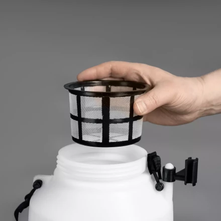 ЗУБР 5 л, аккумуляторный опрыскиватель (ОПС-5) купить в Урае