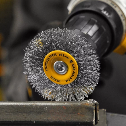Щетка для дрели, 60 мм, Плоская, со шпилькой, нержавеющая витая проволока Denzel 744463 купить в Урае