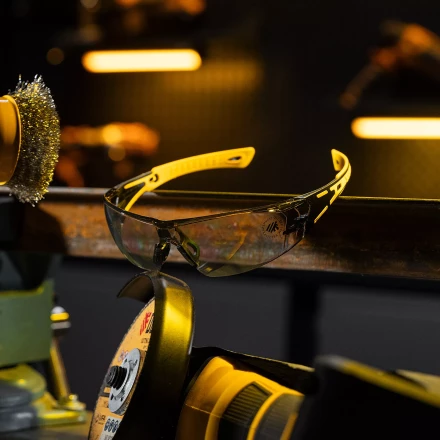 Очки защитные открытые Denzel 89193, поликарбонатные, дымчатая линза, 2х комп.дужки купить в Урае