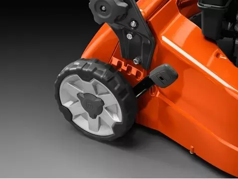 Газонокосилка бензиновая Husqvarna LC 551SP. Профи самоходная KawasakiFJ180 купить в Урае