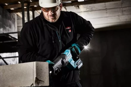 Аккумуляторная сабельная пила Makita XGT JR001GM201 купить в Урае