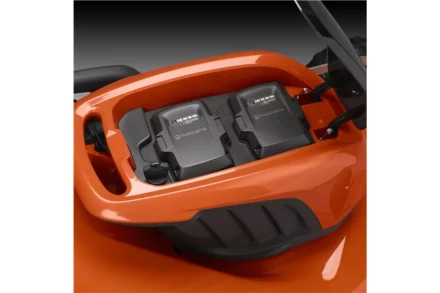 Аккумуляторная газонокосилка, самоходная Husqvarna LC347iV купить в Урае