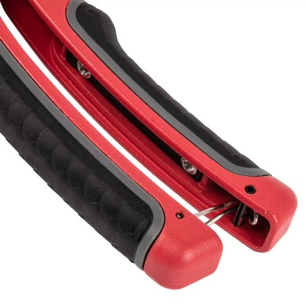 Ножницы для резки изделий из ПВХ, D до 42 мм, лезвие из нерж. стали, автоматич. Matrix 78411 купить в Урае