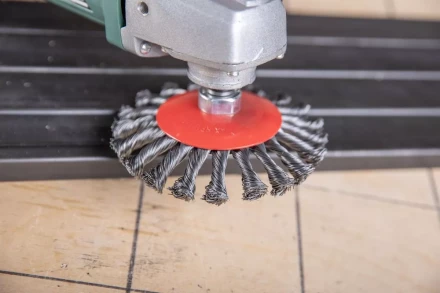 Кордщетка HAMMER тарелка 125мм для УШМ витая сталь (207-113) купить в Урае