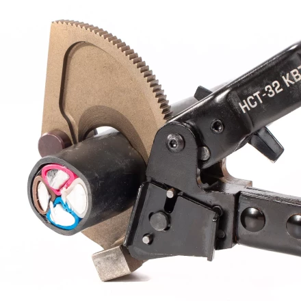 Секторные ножницы КВТ НСТ-32 для резки кабелей до 32 мм, проводов АС со стальным сердечником и прутков из низкоуглеродистой стали (84393) купить в Урае