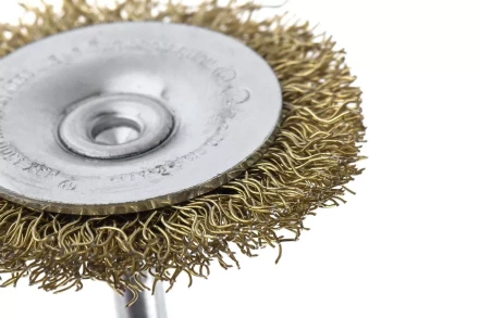 Кордщетка HAMMER плоская 50мм для дрели гофрированная латунированная сталь (207-205) купить в Урае