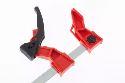 Струбцина реечная быстрозажимная усиленная пластиковый корпус рычажно-храповой механизм 800 х 100 х 951 мм штанга 5 х 22 мм Matrix 20730 купить в Урае