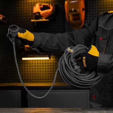 Удлинитель-шнур силовой Denzel Top Series 37420, КГТТ, 20м, 1 розетка, 3 x 1,5 мм, 3 м купить в Урае