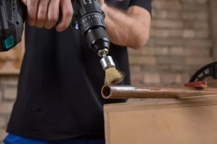 Кордщетка HAMMER кисть 25мм для дрели гофрированная латунированная сталь (207-210) купить в Урае