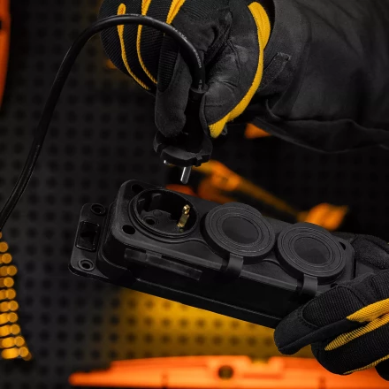 Удлинитель-шнур силовой Denzel Top Series, КГТТ, 20м, 3 розетки, 3 x 1,5 мм, 3 м 37422 купить в Урае