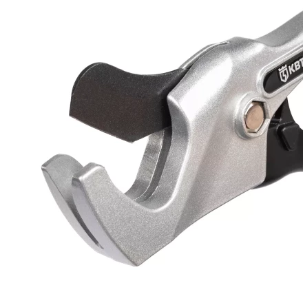 Ножницы-труборез КВТ НТП-32у для резки полипропиленовых, полиэтиленовых и металлополимерных труб до 32 мм (92146) купить в Урае