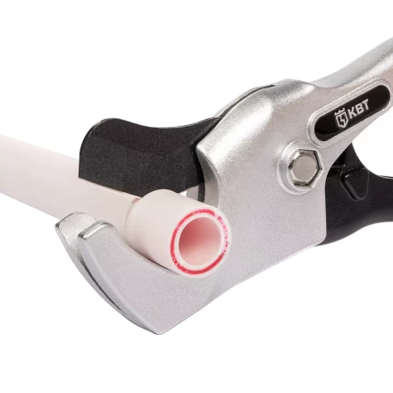 Ножницы-труборез КВТ НТП-32у для резки полипропиленовых, полиэтиленовых и металлополимерных труб до 32 мм (92146) купить в Урае