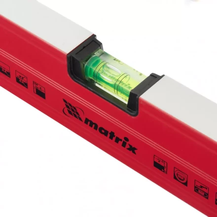 Уровень алюминиевый магнитный 2000 мм фрезерованный 3 глазка 1 зеркальный усиленный  MATRIX 34720 купить в Урае