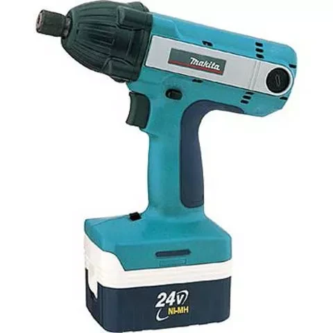 Аккумуляторный ударный шуруповерт Makita BTD200S купить в Урае