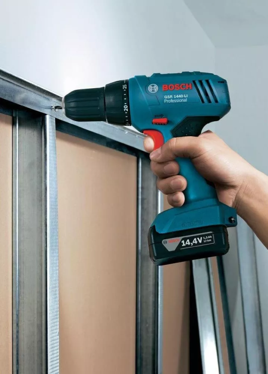 Аккумуляторная дрель-шуруповерт BOSCH GSR 1440-Li купить в Урае