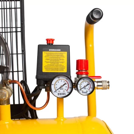 Компрессор воздушный BCI2300/100, ременный привод, 2.3 кВт, 100 литров, 400 л/мин Denzel 58114 купить в Урае