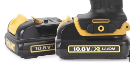 Аккумуляторная дрель DeWalt DCD 710 C2 купить в Урае