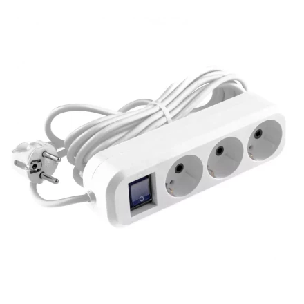 Удлинитель бытовой с заземлением и выключателем 5 м 3 розетки 10 A серия УХз10 Denzel 95973 купить в Урае