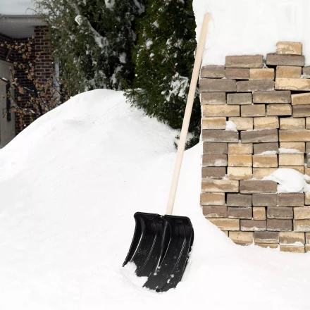 Лопата для уборки снега пластиковая, 380х360мм, без черенка, Россия Сибртех 61696 купить в Урае