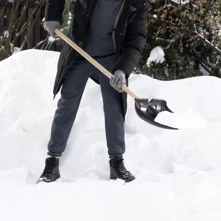 Лопата для уборки снега пластиковая, 380х360мм, без черенка, Россия Сибртех 61696 купить в Урае