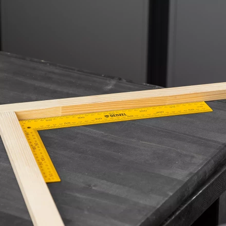 Угольник стальной Denzel, 200 х 300 мм, 32388 купить в Урае