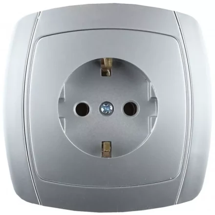 Розетка СВЕТОЗАР &quot;АКЦЕНТ&quot; одинарная в сборе, с заземлением, цвет серебристый металлик, 16А/~250В SV-54205-SM купить в Урае