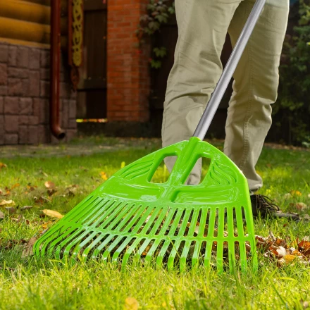 Грабли веерные пластиковые Palisad, 495 х 1680 мм, 23 плоских зуба, алюминиевый черенок, Россия, 61805 купить в Урае