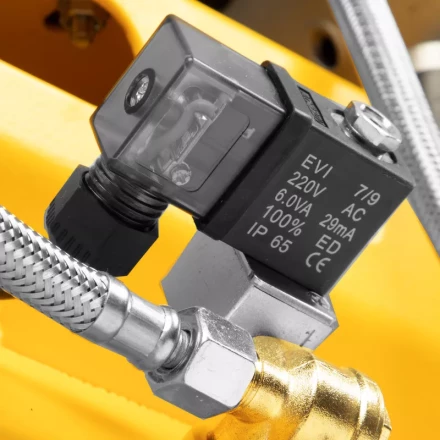 Компрессор безмасляный, малошумный  DLS 2250/100, 2250 Вт, 3x750, 100 л, 410 л/мин блок управления/ Denzel 58029 купить в Урае