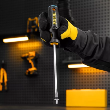 Отвертка, SL6x150 мм, S2, 3к рукоятка Denzel 121997 купить в Урае