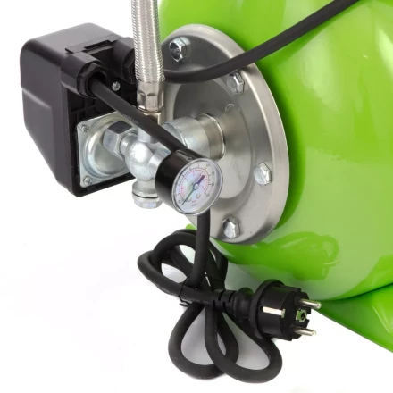 Насосная станция НС650-П, 650 Вт, напор 37 м, 3200 л/ч, ресивер 19 л Сибртех 97247 купить в Урае