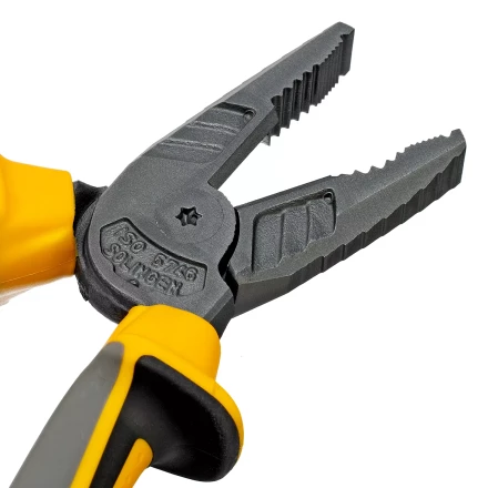 Плоскогубцы комбинированные 180 мм Denzel 17081, трехкомпонентные рукоятки купить в Урае