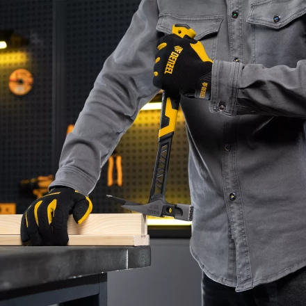 Молоток кровельщика 600 г, цельнокованый, боек с магнитом, двухкомп. обрезин. рук-ка Denzel 10623 купить в Урае