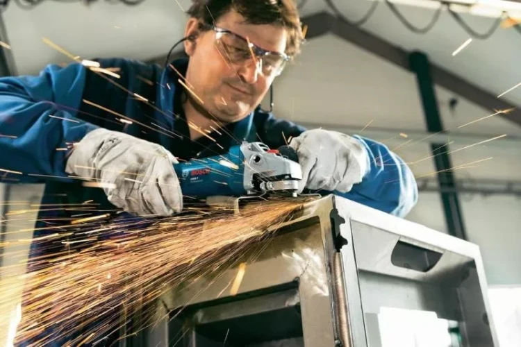 Углошлифовальная машина BOSCH GWS 7-115 Е (0.601.388.201) купить в Урае