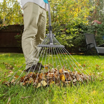 Грабли веерные стальные Palisad, 190 - 520 х 1200 - 1500 мм, 15 зубьев, раздвижные, стальной черенок, 6175655 купить в Урае