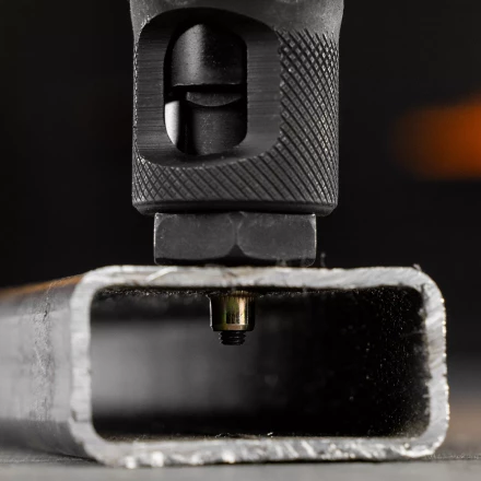 Заклепки резьбовые, стальные, оцинкованные, М3, пластиковый кейс, 200 шт. Denzel 40600 купить в Урае