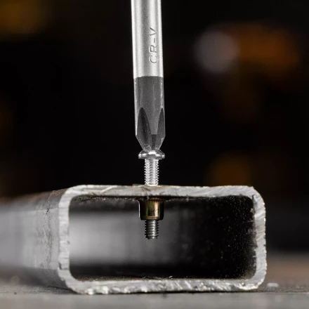 Заклепки резьбовые, стальные, оцинкованные, М3, пластиковый кейс, 200 шт. Denzel 40600 купить в Урае