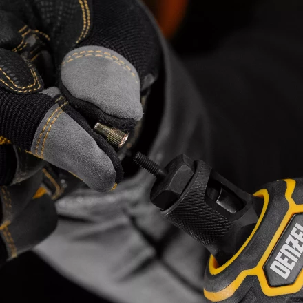 Заклепки резьбовые, стальные, оцинкованные, М4, пластиковый кейс, 140 шт. Denzel 40601 купить в Урае