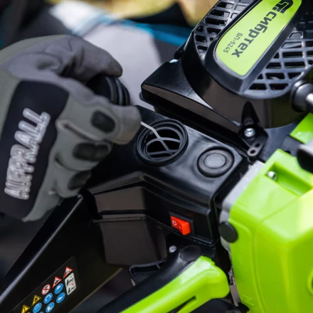 Пила цепная бензиновая Сибртех БП-5245 95209, 52 см3, шина 45 см, шаг 0.325, паз 1,5 мм, 72 звена купить в Урае