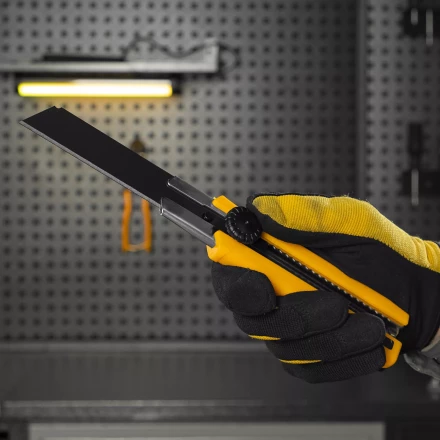 Нож Denzel, 25 мм, сменное лезвие, SK4, корпус из TPR, метал. направляющая, винтовой фиксатор, 78945 купить в Урае