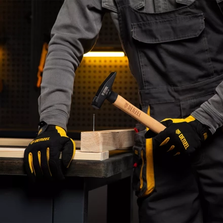 Молоток слесарный, 300 г Denzel, кованый квадратный боек, буковая рукоятка, 10427 купить в Урае