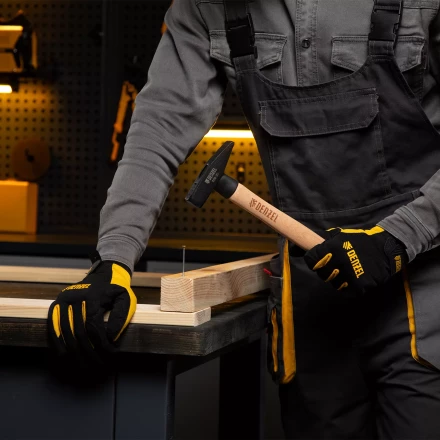 Молоток слесарный, 400 г Denzel, кованый квадратный боек, буковая рукоятка, 10428 купить в Урае