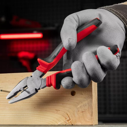 Плоскогубцы комбинированные Matrix, 200 мм, хром-ванадий, двухкомпонентные рукоятки, 17092 купить в Урае